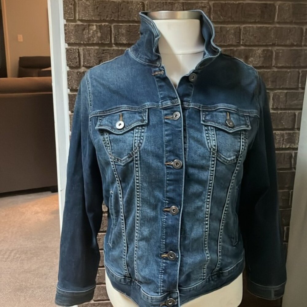 Torrid Blue Jean Jacket Classic Denim Style Suze 2 or 2X